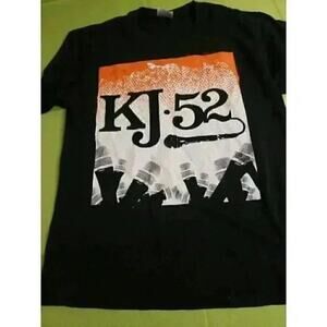 CHRISTIAN CONCERT T SHIRT Christian Concert  KJ52 Autographed Sz M Nice A43